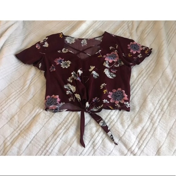 Mudd Tops - Beautiful Flowy Top